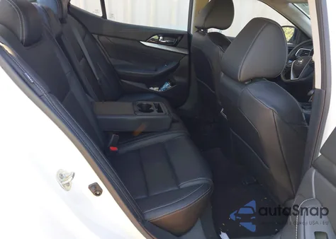 2021 Nissan Maxima Sv Xtronic Cvt z USA, uszkodzony, nr VIN 1N4AA6CV0MC515831